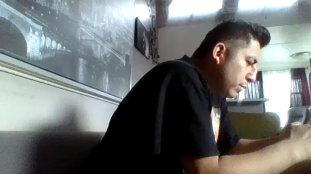 Snapshot of B3toBaby chatting on November 17, 2025, 10:58 pm B3toBaby online show from November 17, 2025, 10:58 pm