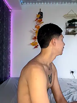 Alejandro BigCock22 online show from September 19, 2025, 10:14 pm