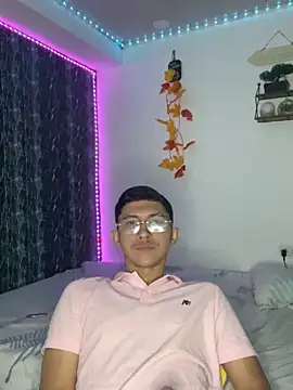 Alejandro BigCock22 online show from September 21, 2025, 6:51 am