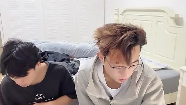 Snapshot of STxuguanhan chatting on November 28, 2025, 8:36 am STxuguanhan online show from November 28, 2025, 8:36 am