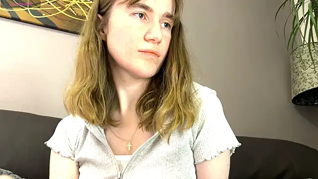 velina   online show from October 4, 2025, 8:32 pm