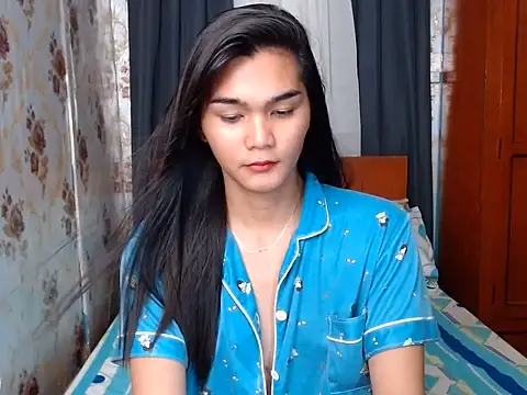 lady in moon online show from October 22, 2025, 7:52 am