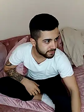 Ozi1910 online show from December 15, 2025, 7:14 am