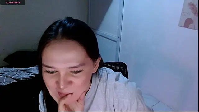 Tiffany Roxette online show from January 9, 2026, 8:27 pm