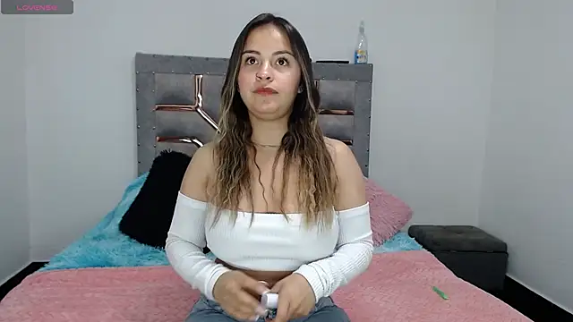 Snapshot of 20_Scarlett_Rose_ chatting on September 30, 2025, 9:32 pm 20 Scarlett Rose online show from September 30, 2025, 9:32 pm