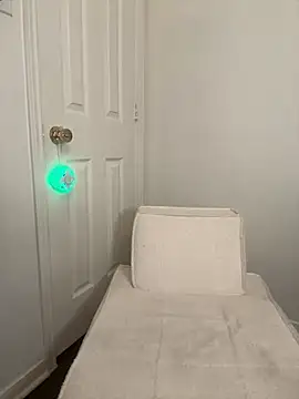 RawHoneyTrap online show from November 23, 2025, 7:40 am