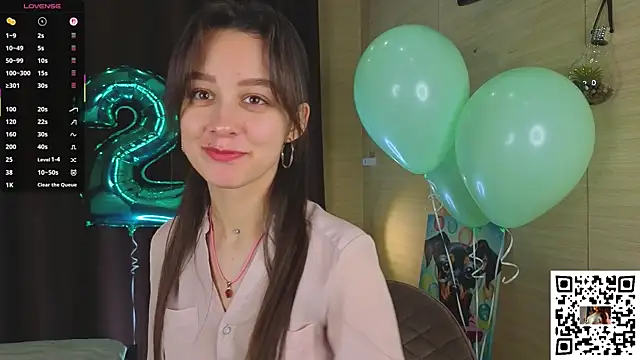 Snapshot of VineciaDestors chatting on October 13, 2025, 5:47 pm VineciaDestors online show from October 13, 2025, 5:47 pm