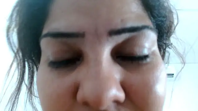 69smallstar online show from November 24, 2025, 6:19 pm