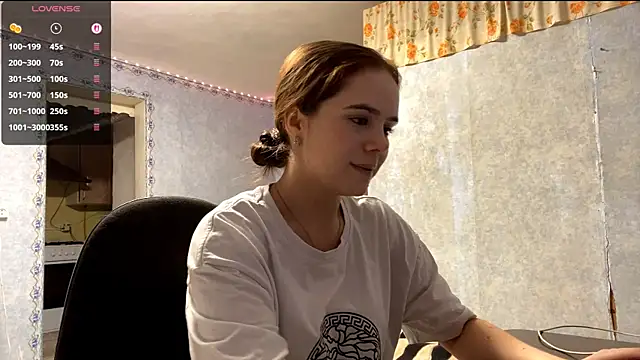 Snapshot of Lia_rise chatting on October 25, 2025, 2:17 pm Lia rise online show from October 25, 2025, 2:17 pm