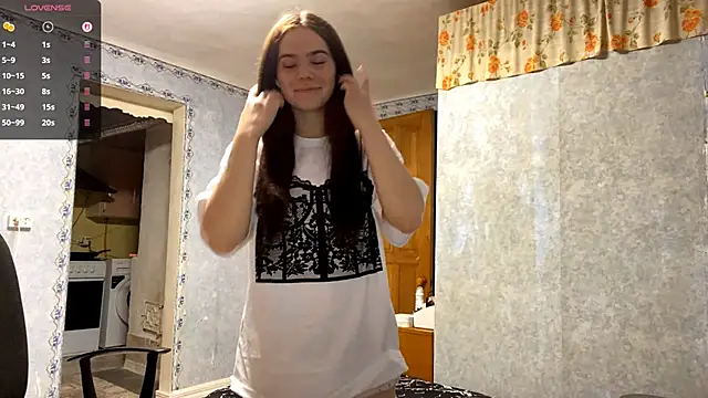 Snapshot of Lia_rise chatting on October 2, 2025, 3:26 pm Lia rise online show from October 2, 2025, 3:26 pm