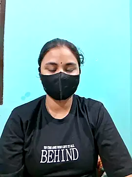 Snapshot of DivyaBhabhi69@xh chatting on June 24, 2026, 2:04 pm DivyaBhabhi69xh online show from June 24, 2026, 2:04 pm