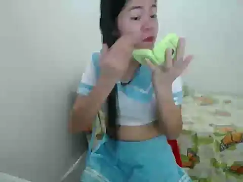 Melody Khang online show from November 14, 2025, 10:24 pm