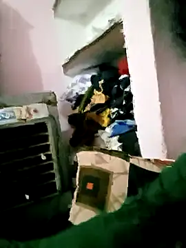 Snapshot of Hot_tin74 chatting on September 15, 2025, 6:52 pm Hot tin74 online show from September 15, 2025, 6:52 pm