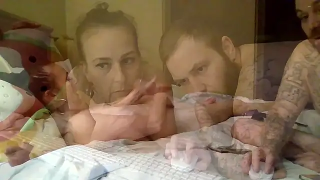 RaynLiz online show from February 15, 2026, 6:36 am