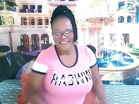 Snapshot of EbonyBloom69 chatting on October 6, 2025, 5:24 pm EbonyBloom69 online show from October 6, 2025, 5:24 pm