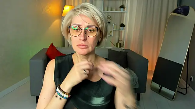 Snapshot of PamellaMurphy chatting on September 24, 2025, 8:21 am PamellaMurphy online show from September 24, 2025, 8:21 am