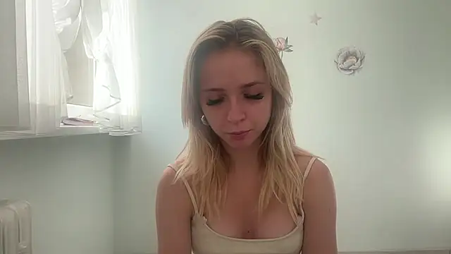 ClaudiaAmore online show from September 15, 2025, 5:41 am