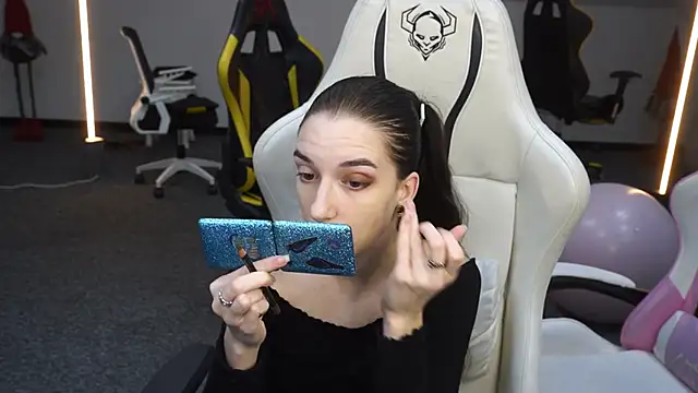 Snapshot of _Lili_054 chatting on October 4, 2025, 10:28 am  Lili 054 online show from October 4, 2025, 10:28 am