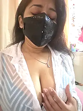 Snapshot of Jenny1401 chatting on April 19, 2026, 10:38 am Jenny1401 online show from April 19, 2026, 10:38 am