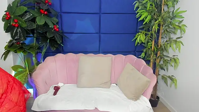 Snapshot of KamaFeels chatting on November 22, 2025, 4:55 am KamaFeels online show from November 22, 2025, 4:55 am