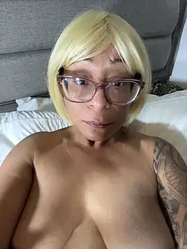 Snapshot of Nessa_White chatting on December 20, 2025, 12:30 pm Nessa White online show from December 20, 2025, 12:30 pm