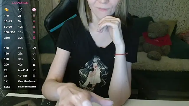 Ogonechekkk online show from October 14, 2025, 2:39 pm
