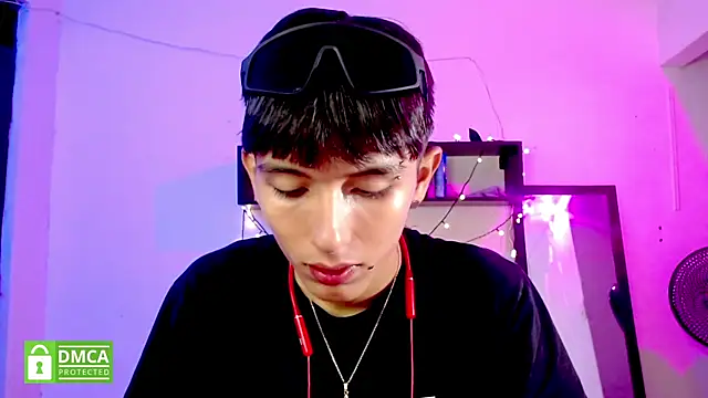 MAXIMILIANO  HOT online show from October 15, 2025, 2:58 pm