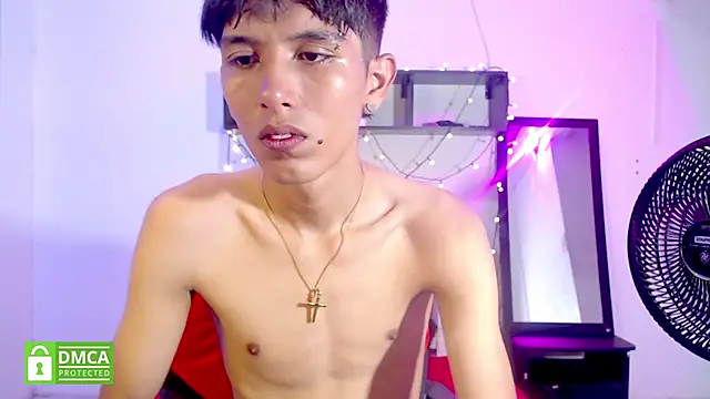 MAXIMILIANO  HOT online show from October 16, 2025, 7:33 pm