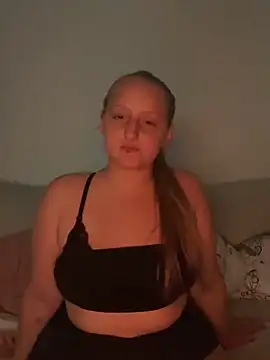 Snapshot of young_hailey chatting on November 11, 2025, 6:58 pm young hailey online show from November 11, 2025, 6:58 pm