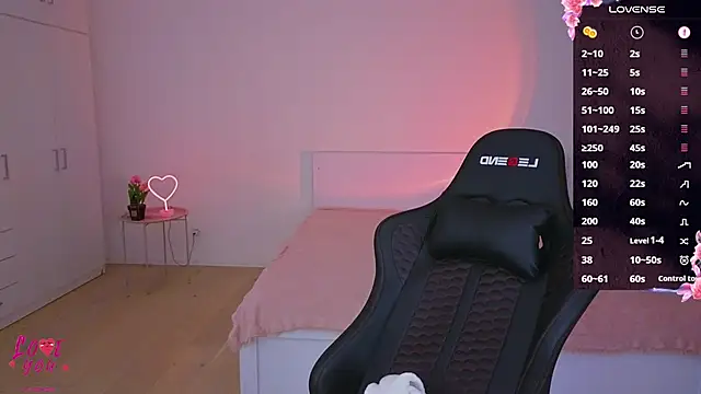 CuteAriel7 online show from January 14, 2026, 4:32 pm