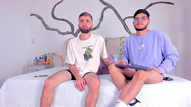 marcoAndMathew online show from October 18, 2025, 8:11 pm