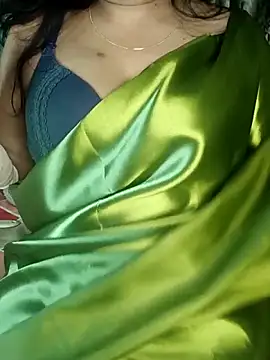 monaa-darling online show from December 4, 2025, 7:02 pm