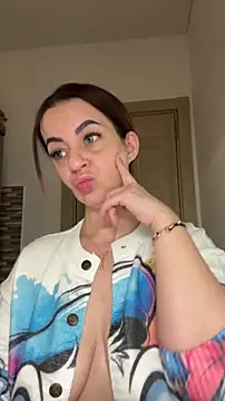 Snapshot of Roxanne_Skye chatting on November 22, 2025, 4:33 am Roxanne Skye online show from November 22, 2025, 4:33 am