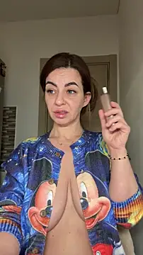 Snapshot of Roxanne_Skye chatting on November 25, 2025, 3:18 am Roxanne Skye online show from November 25, 2025, 3:18 am