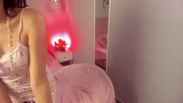 ela petit online show from November 7, 2025, 9:30 pm