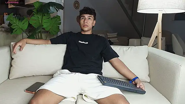 CHR58  online show from February 13, 2026, 11:49 pm