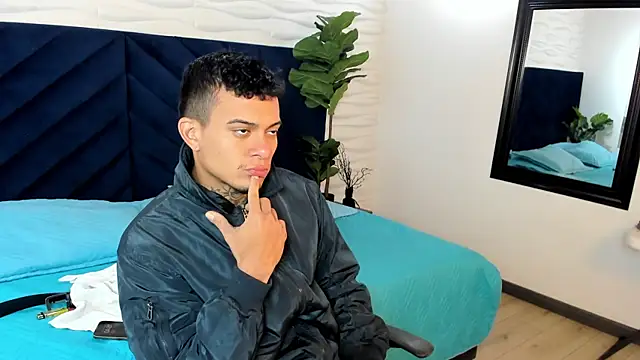 Snapshot of MrJustin_ chatting on October 23, 2025, 8:40 pm MrJustin online show from October 23, 2025, 8:40 pm