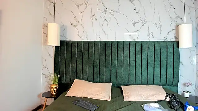 Snapshot of MrJustin_ chatting on December 1, 2025, 7:59 pm MrJustin online show from December 1, 2025, 7:59 pm