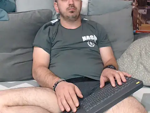 Snapshot of blowurmind27 chatting on October 1, 2025, 6:29 am blowurmind27 online show from October 1, 2025, 6:29 am