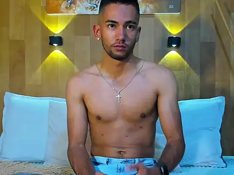 MaicolParker  online show from April 4, 2026, 11:44 pm