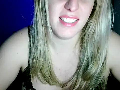 Snapshot of luminafatal chatting on October 9, 2025, 2:45 am luminafatal online show from October 9, 2025, 2:45 am
