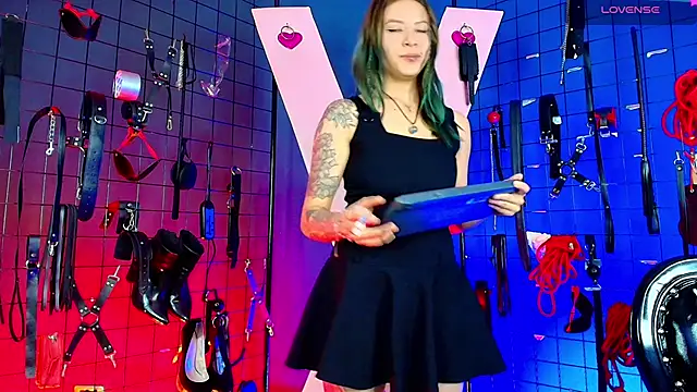 Mr sadistiic  online show from September 18, 2025, 3:53 am