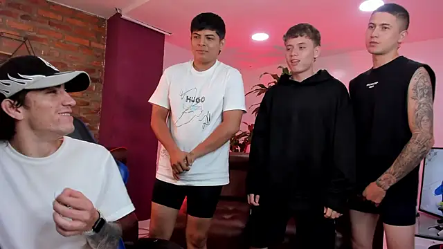 Snapshot of Handsomeboyss19 chatting on November 7, 2025, 1:43 am Handsomeboyss19 online show from November 7, 2025, 1:43 am