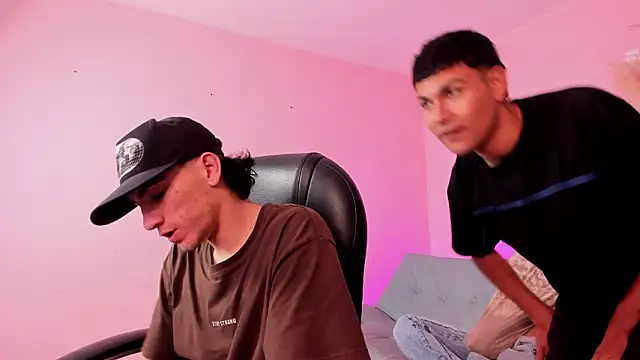 Snapshot of Handsomeboyss19 chatting on February 4, 2026, 1:55 am Handsomeboyss19 online show from February 4, 2026, 1:55 am