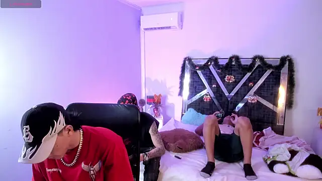 Snapshot of Handsomeboyss19 chatting on December 16, 2025, 2:27 am Handsomeboyss19 online show from December 16, 2025, 2:27 am