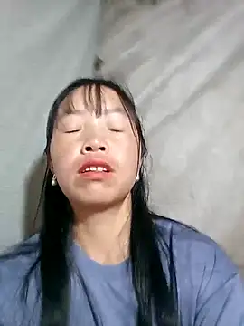 Snapshot of hera-00 chatting on September 12, 2025, 10:09 pm hera-00 online show from September 12, 2025, 10:09 pm