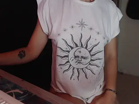 kiss mm online show from November 3, 2025, 10:52 am