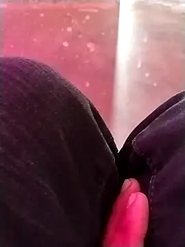 Snapshot of SmartLoda143 chatting on November 6, 2025, 10:19 am SmartLoda143 online show from November 6, 2025, 10:19 am