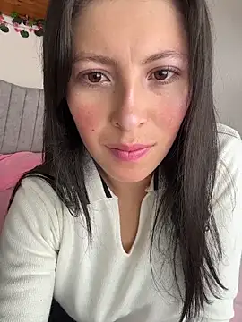 Mia salinass online show from December 18, 2025, 6:23 pm