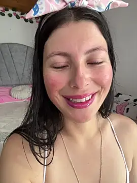 Mia salinass online show from March 10, 2026, 6:56 pm